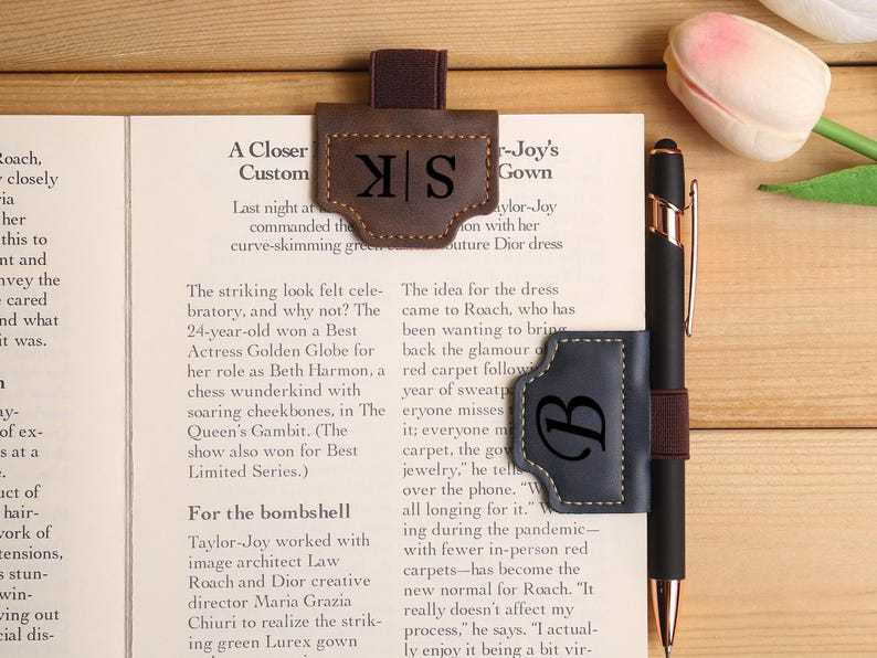 Personalized Magnetic Leather Bookmark,Leather Magnetic Bookmark with Pen Holder,Engraved Bookmark,Handmade Reader Gift,Bookmark For Men