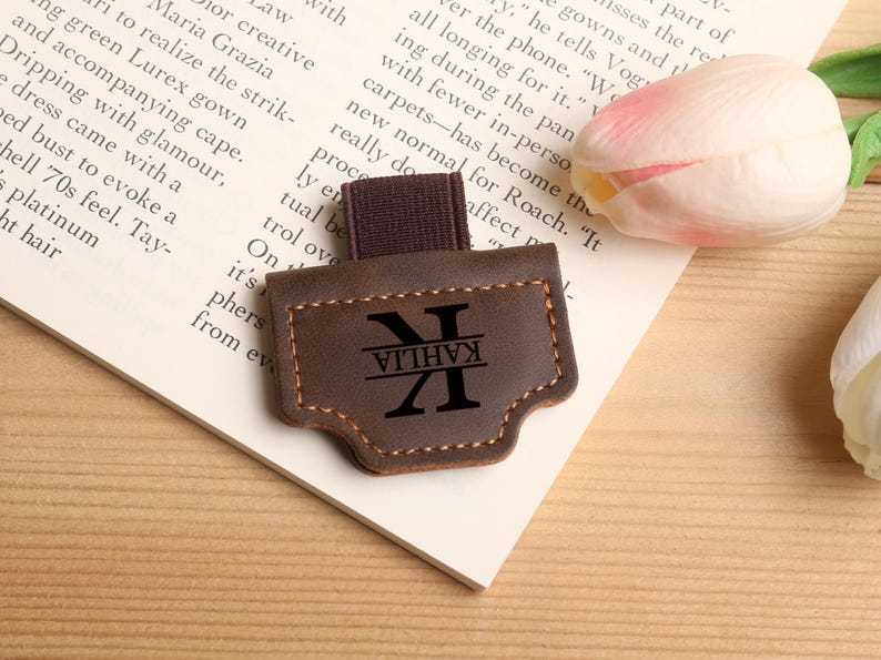 Personalized Magnetic Leather Bookmark,Leather Magnetic Bookmark with Pen Holder,Engraved Bookmark,Handmade Reader Gift,Bookmark For Men