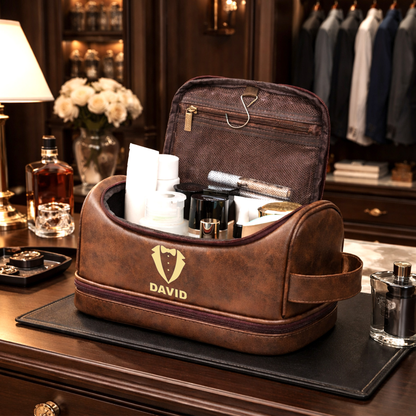 Personalized Men's Leather Toiletry Bag, Dopp Kit, Groomsmen Gifts, Anniversary Gift for Him, Travel Toiletry Bag, Men's Leather Accessory