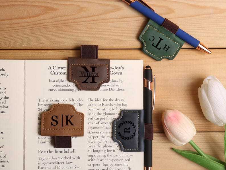 Personalized Magnetic Leather Bookmark,Leather Magnetic Bookmark with Pen Holder,Engraved Bookmark,Handmade Reader Gift,Bookmark For Men