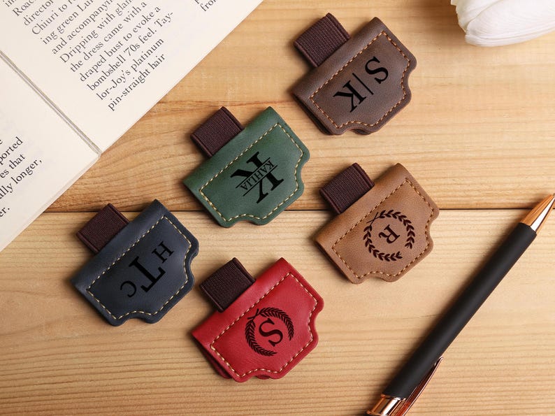 Personalized Magnetic Leather Bookmark,Leather Magnetic Bookmark with Pen Holder,Engraved Bookmark,Handmade Reader Gift,Bookmark For Men