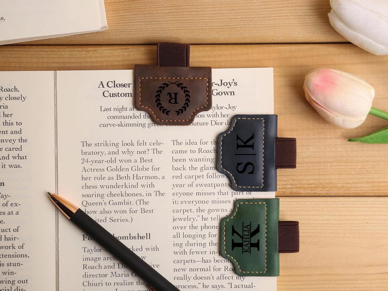 Personalized Magnetic Leather Bookmark,Leather Magnetic Bookmark with Pen Holder,Engraved Bookmark,Handmade Reader Gift,Bookmark For Men