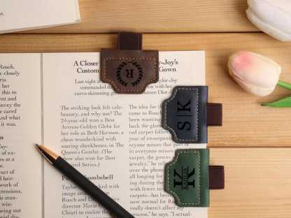 Personalized Magnetic Leather Bookmark,Leather Magnetic Bookmark with Pen Holder,Engraved Bookmark,Handmade Reader Gift,Bookmark For Men