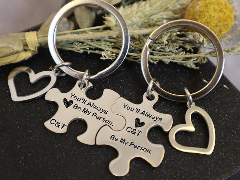 Couples Key chain,2Pcs Puzzle Couples Custom key chain set,Custom Date Couple Keychain,Christmas gift for him，Anniversary Gift For Boyfriend