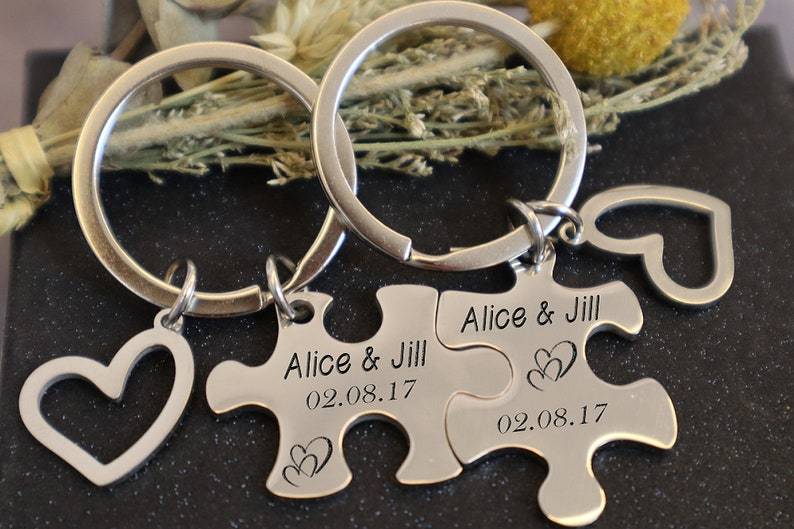 Couples Key chain,2Pcs Puzzle Couples Custom key chain set,Custom Date Couple Keychain,Christmas gift for him，Anniversary Gift For Boyfriend