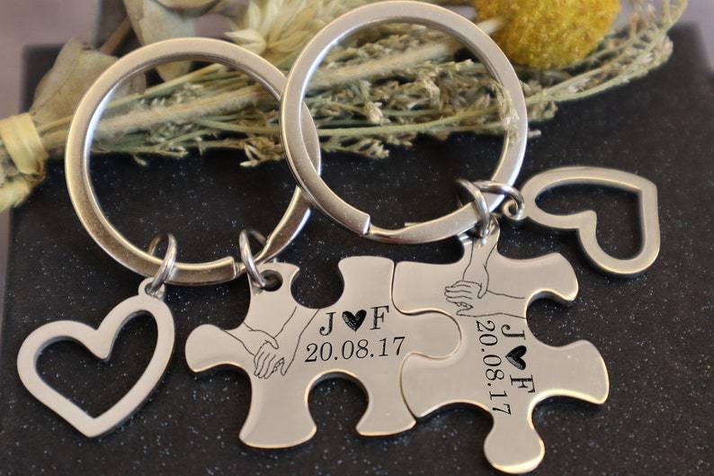 Couples Key chain,2Pcs Puzzle Couples Custom key chain set,Custom Date Couple Keychain,Christmas gift for him，Anniversary Gift For Boyfriend