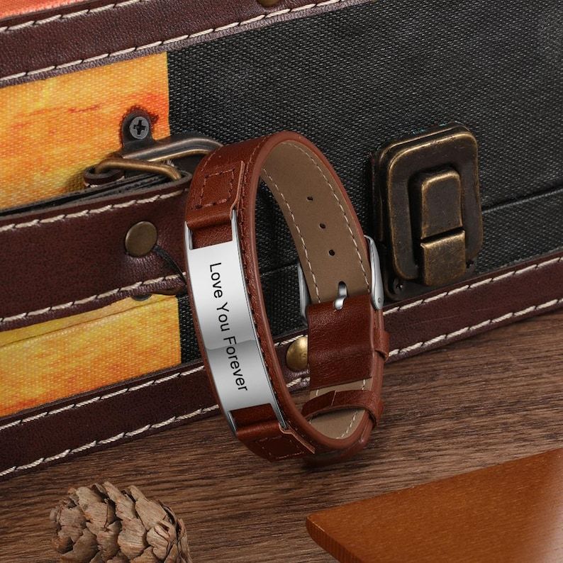 Personalised Medical Alert Bracelet  For Men,Stainless Steel &Pu Leather Bracelet Waterproof Emergency ID Contact SOS Bracelet Gift For Dad