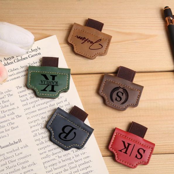 Personalized Magnetic Leather Bookmark,Leather Magnetic Bookmark with Pen Holder,Engraved Bookmark,Handmade Reader Gift,Bookmark For Men