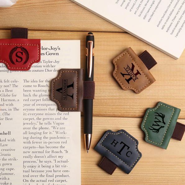 Personalized Magnetic Leather Bookmark,Leather Magnetic Bookmark with Pen Holder,Engraved Bookmark,Handmade Reader Gift,Bookmark For Men