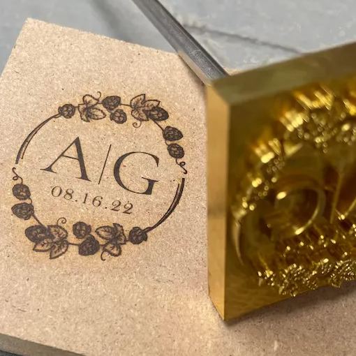 Personalized Wedding Gift Branding Iron for Wood, Custom Floral Wreath Hot Stamp for Bride and Groom