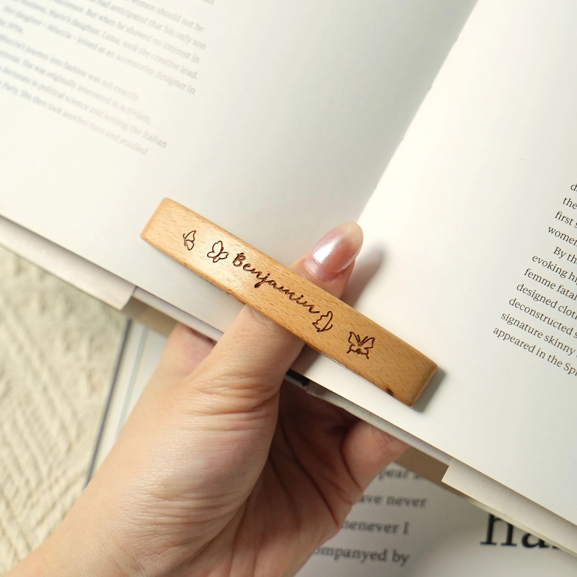 Personalized Birth Flower Wooden Thumb Book Page Holder with Engraved Name Book Accessories Birthday Gift for Book Lovers Bookworms