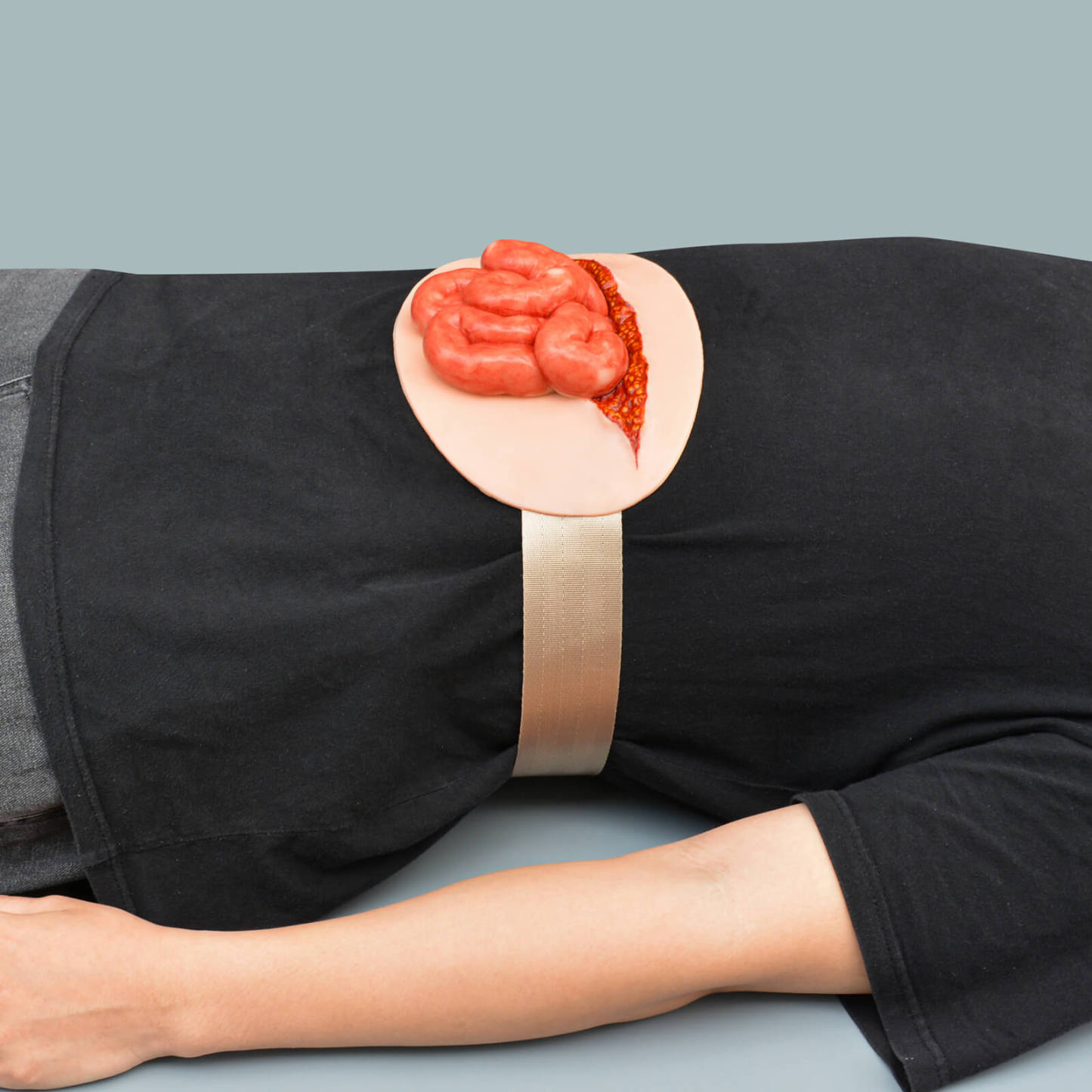 wearable eviscerated small intestine wound simulator