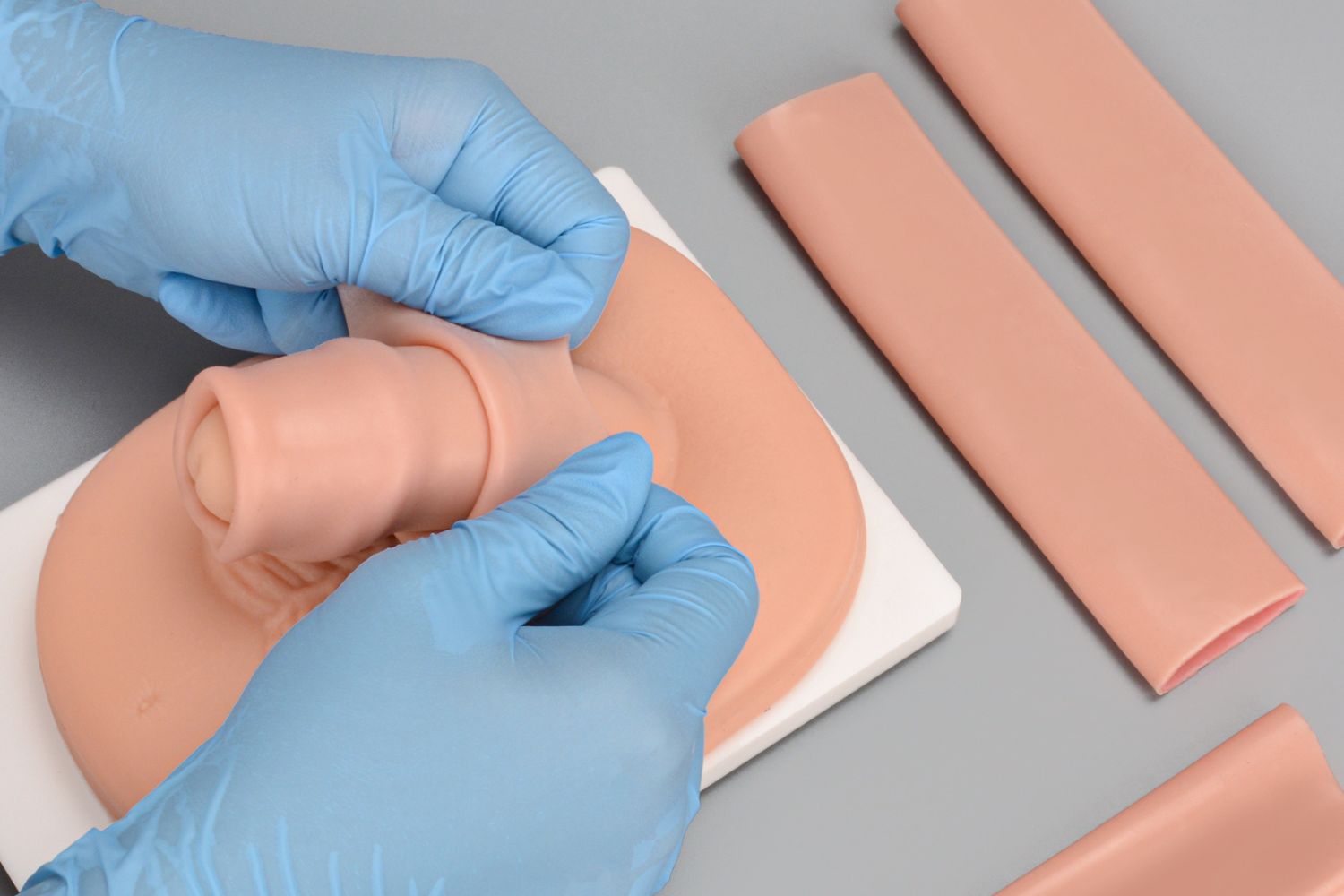 Step-by-Step Circumcision Skills Training with Simulation Models