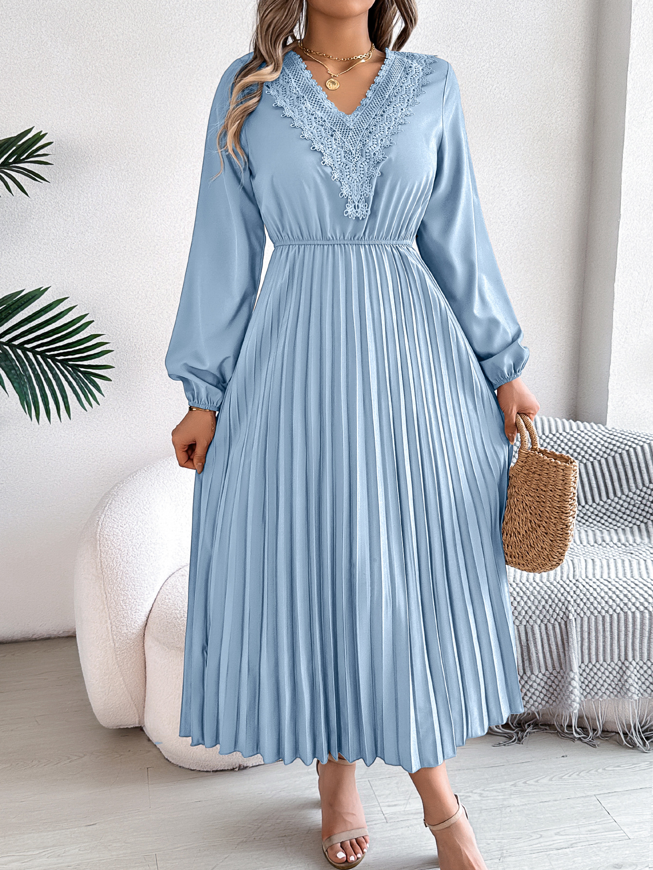 European‑Style Elegant V‑Neck Lace Waist‑Cinching Pleated Maxi Dress