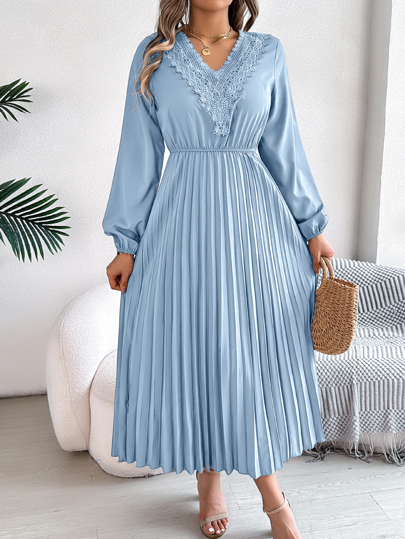 European‑Style Elegant V‑Neck Lace Waist‑Cinching Pleated Maxi Dress