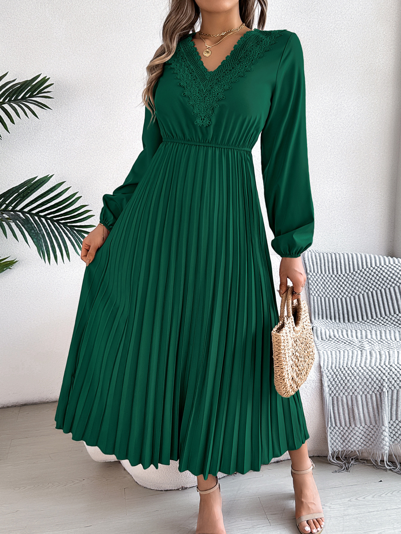 European‑Style Elegant V‑Neck Lace Waist‑Cinching Pleated Maxi Dress