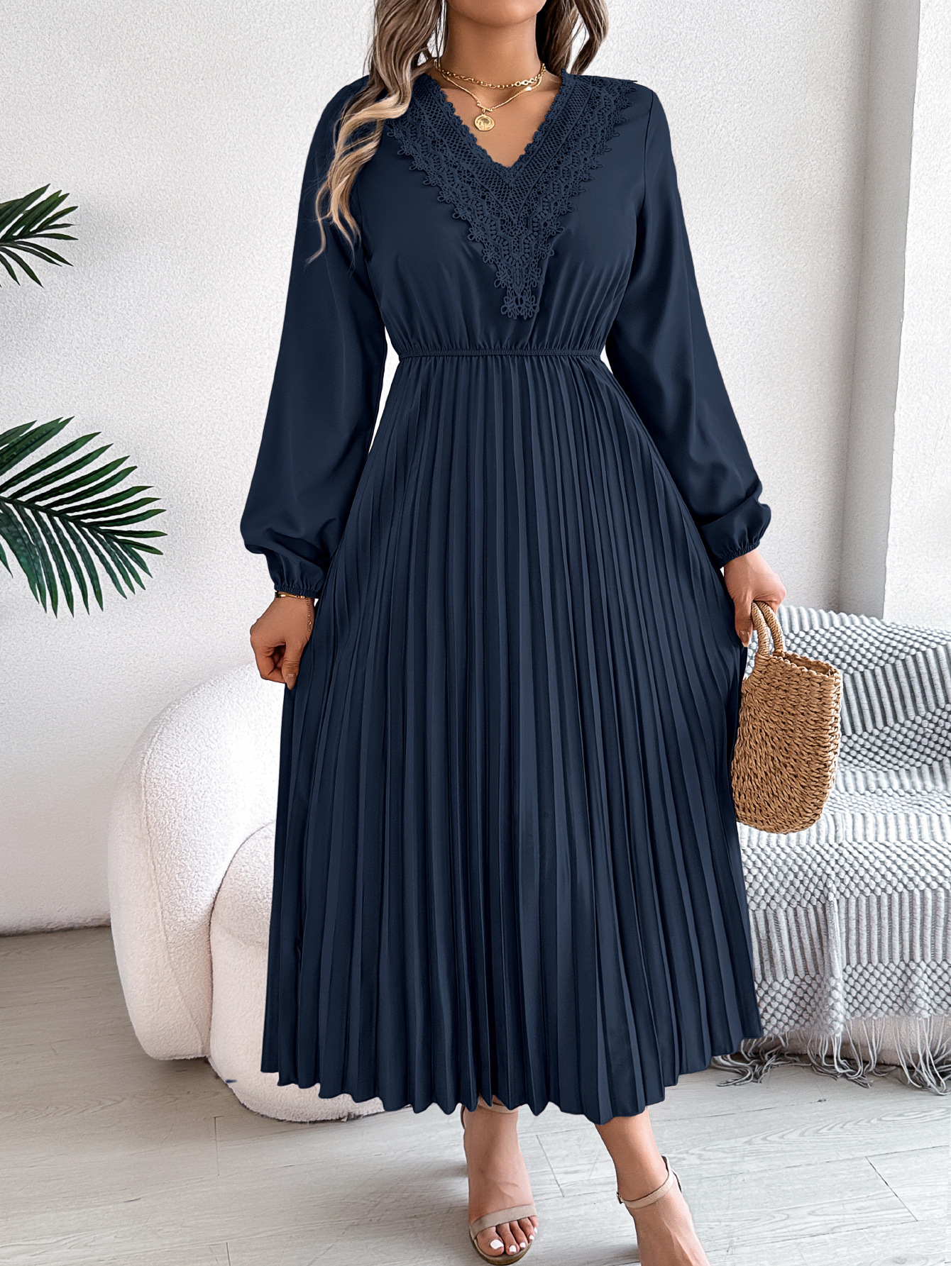 European‑Style Elegant V‑Neck Lace Waist‑Cinching Pleated Maxi Dress