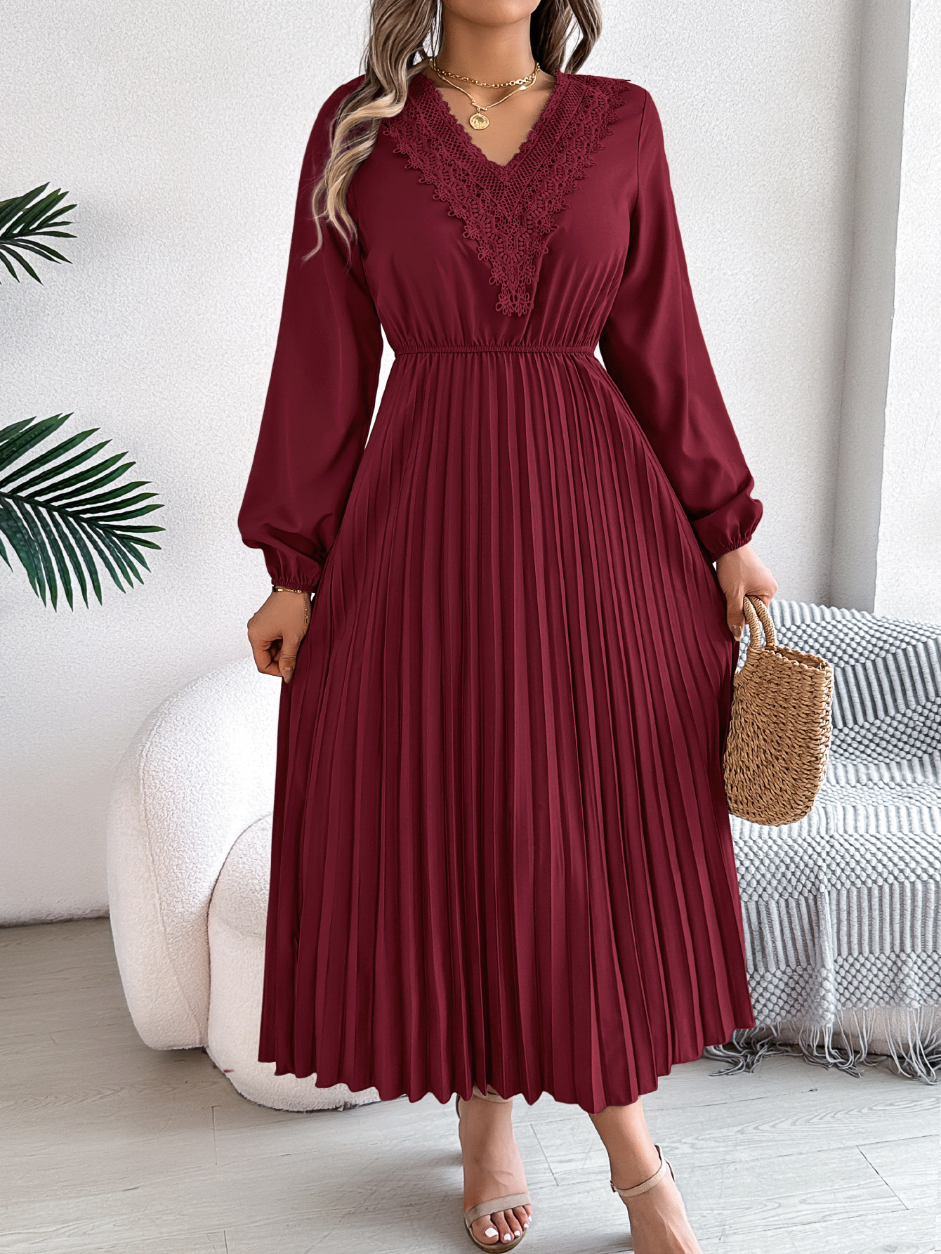 European‑Style Elegant V‑Neck Lace Waist‑Cinching Pleated Maxi Dress