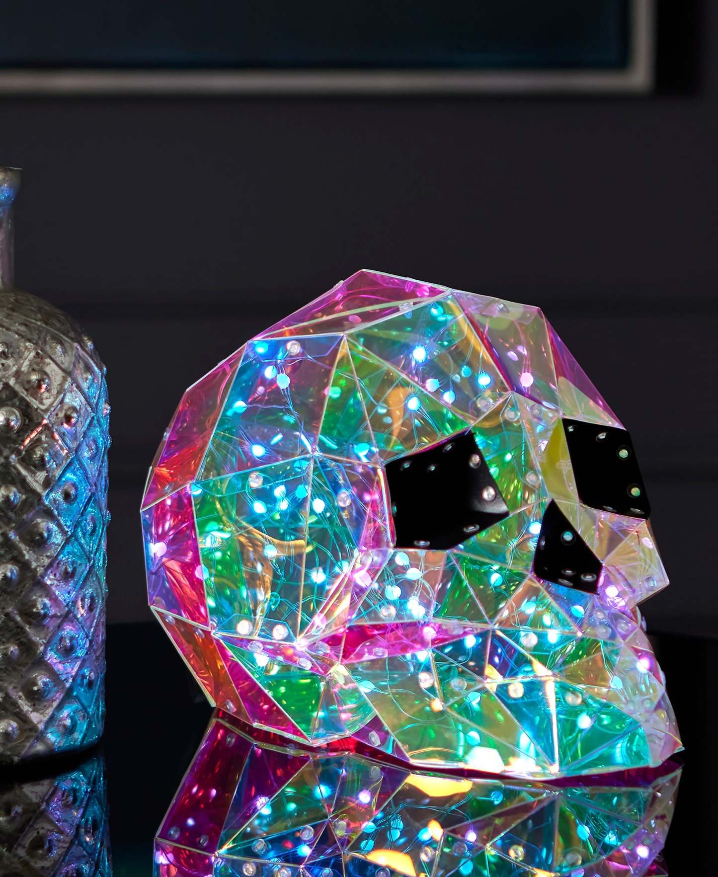 Iridescent Skull 8", LED lights