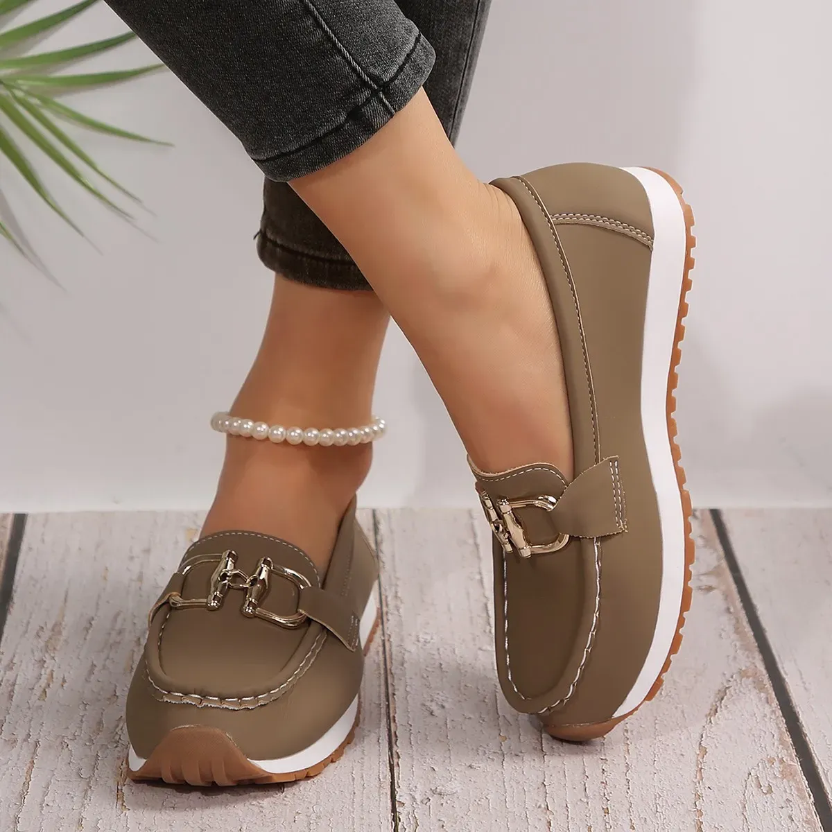 🔥LAST DAY 70% OFF - Women Comfortable Chain Decor Casual Walking Shoes