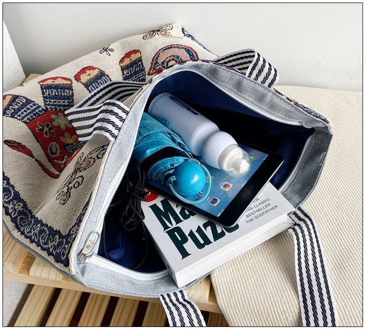 Artistic Vintage Fashion Illustrated Embroidered Shoulder Tote Bag👜