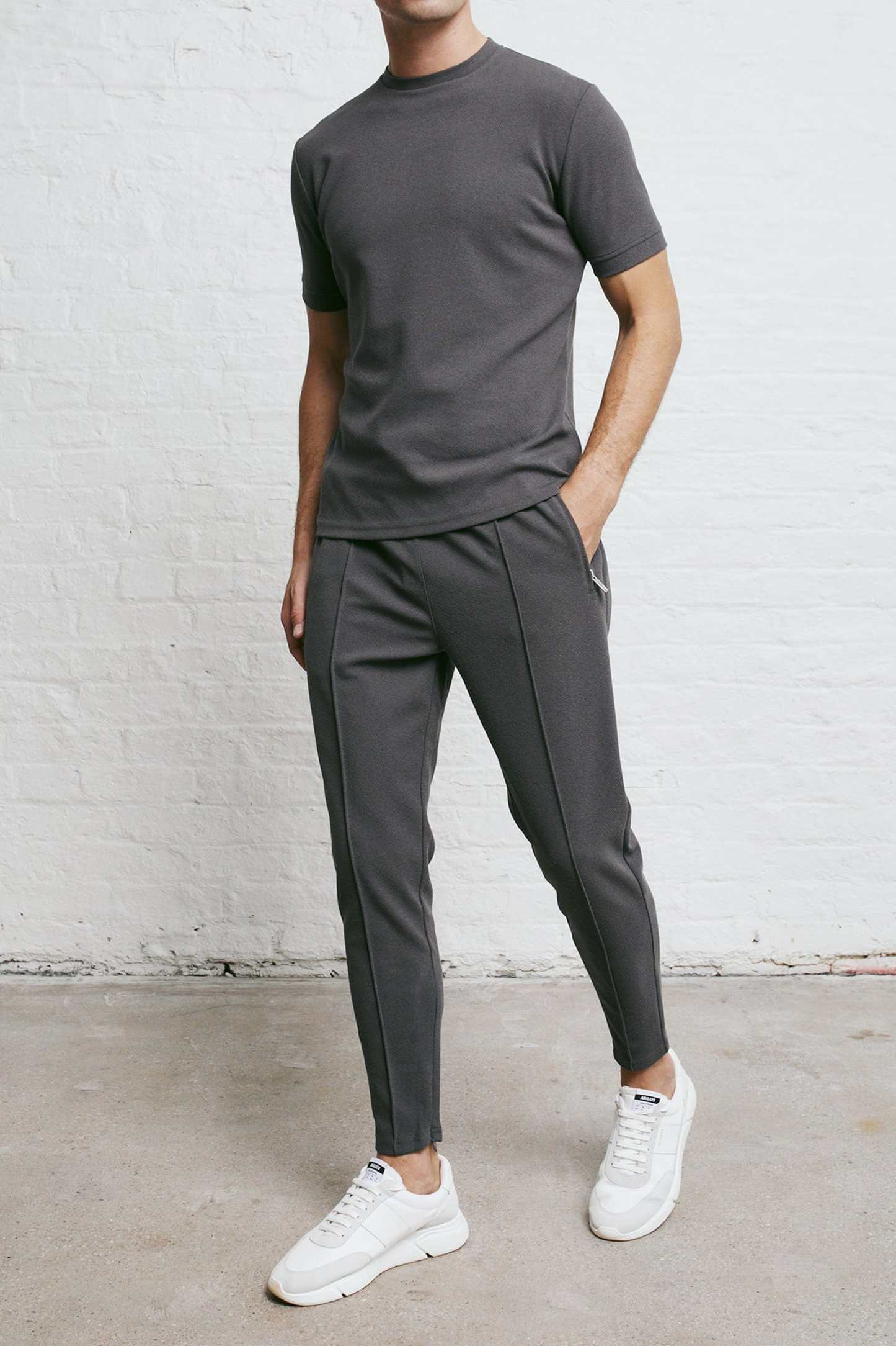 Textured Smart Pleated Pant - Charcoal