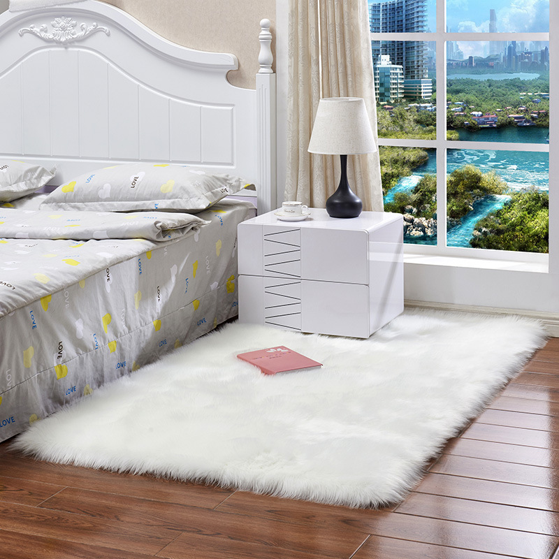 Hot Selling Carpet for Bedroom and Living Room, Bedside Rug, Home Use Faux Fur Plush Carpet, Stain Resistant and Easy to Clean
