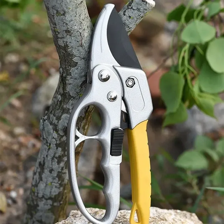 Ostrza do cięcia gałęzi SK5 z uchwytem z drewna długotrwałego