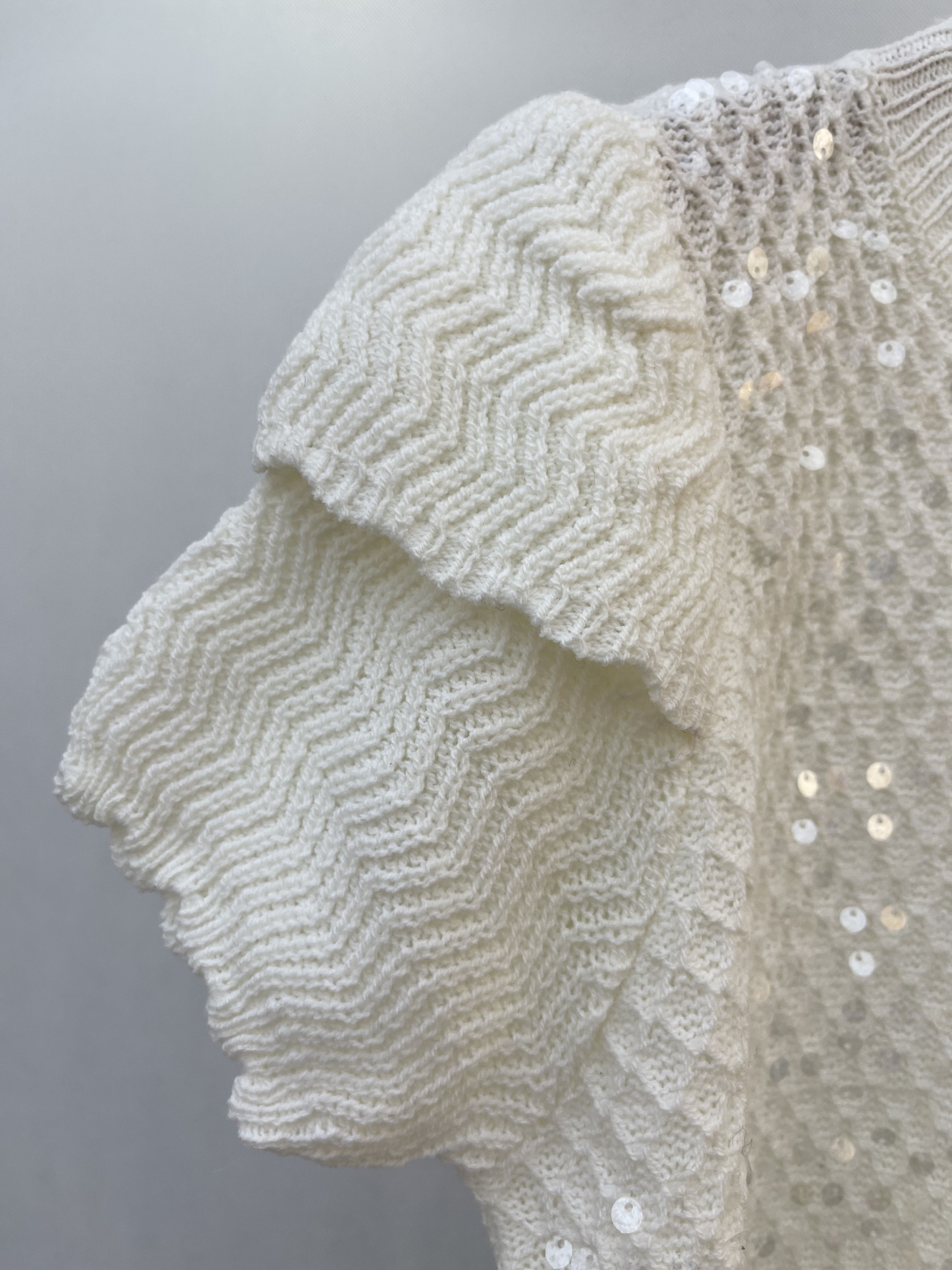  Sequin - Embellished White Knit Short - sleeve Top