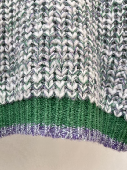  Cropped Crew - neck Sweater with Green Trim and Multicolored Knit Pattern