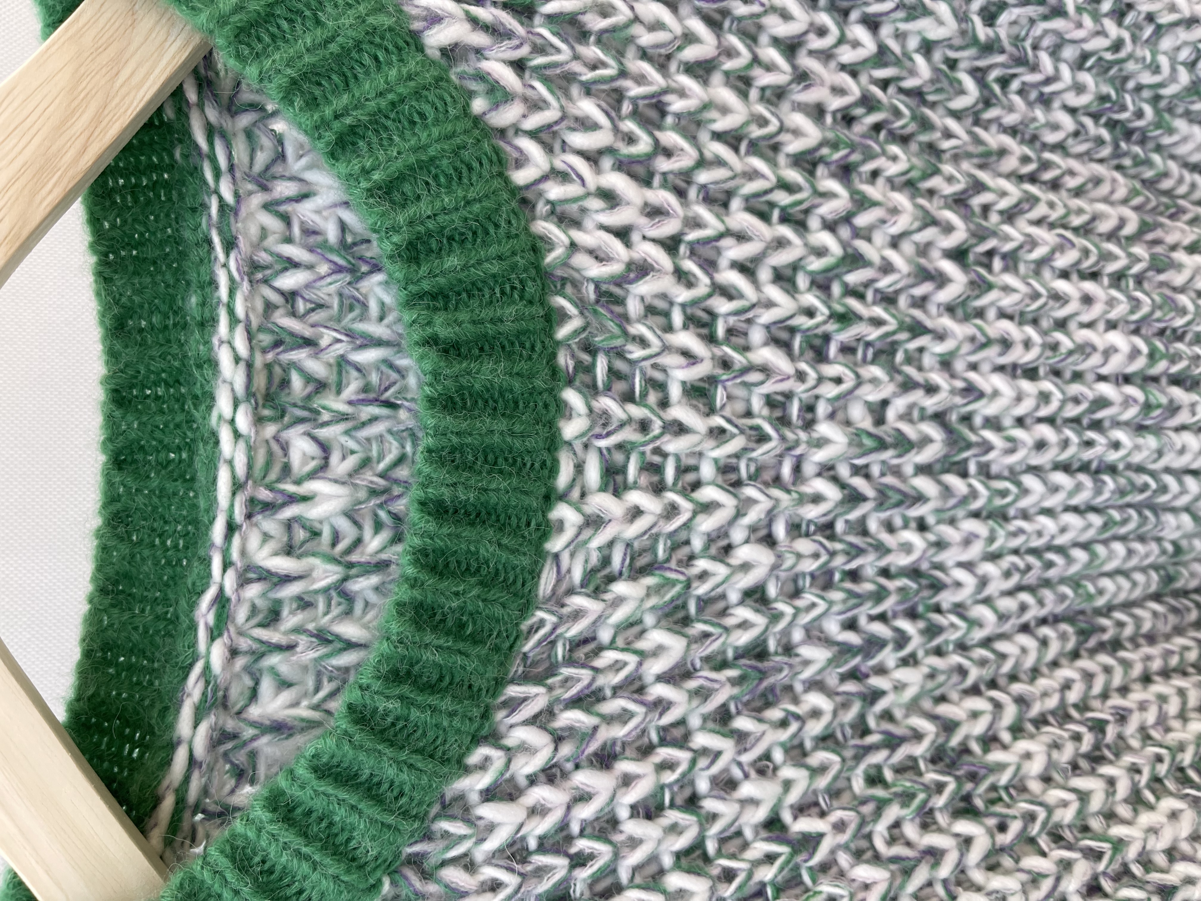  Cropped Crew - neck Sweater with Green Trim and Multicolored Knit Pattern