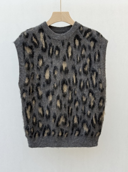 Fuzzy Grey Sleeveless Pullover with Animal - print Motif
