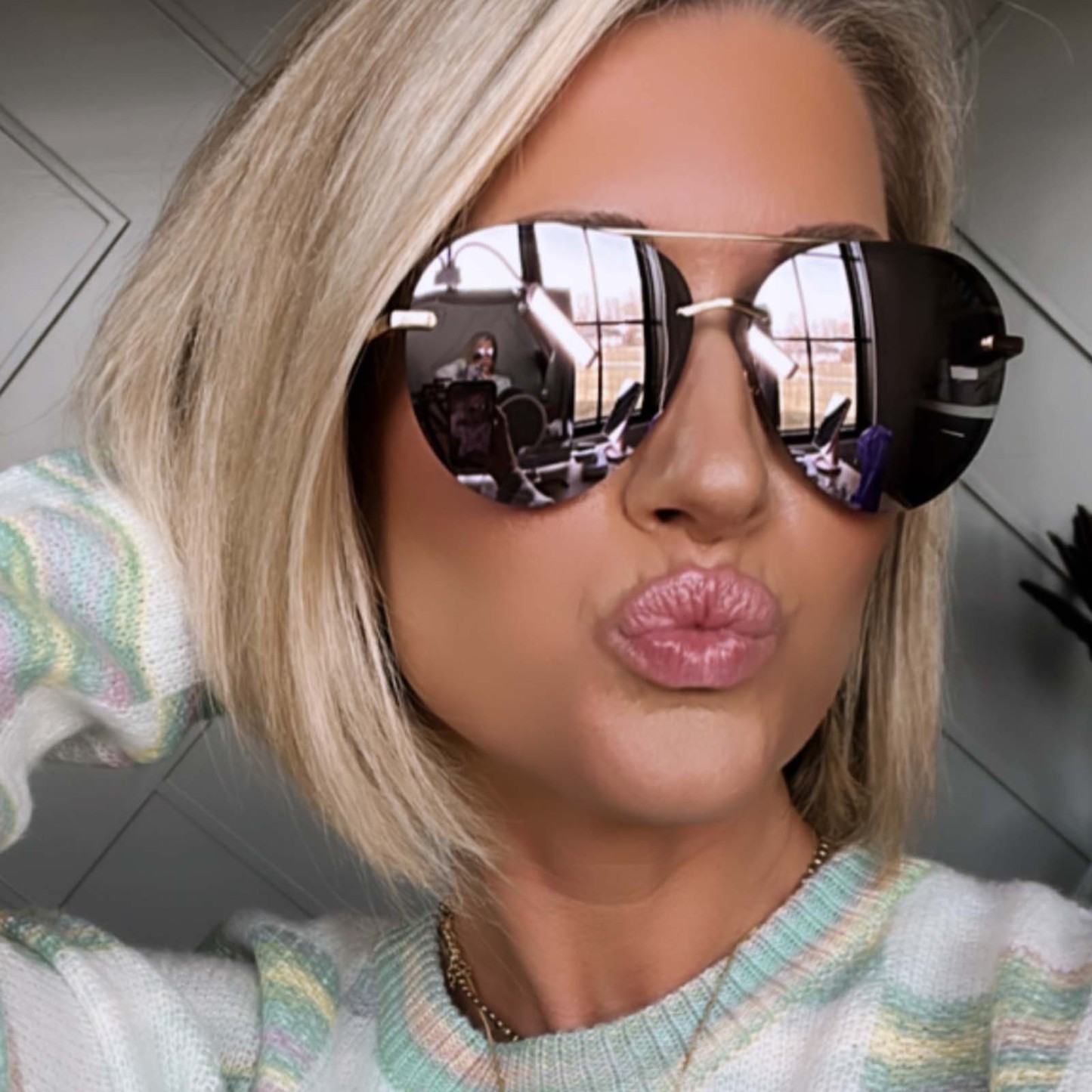 LENOX - BRUSHED GOLD + CHERRY BLOSSOM MIRROR SUNGLASSES