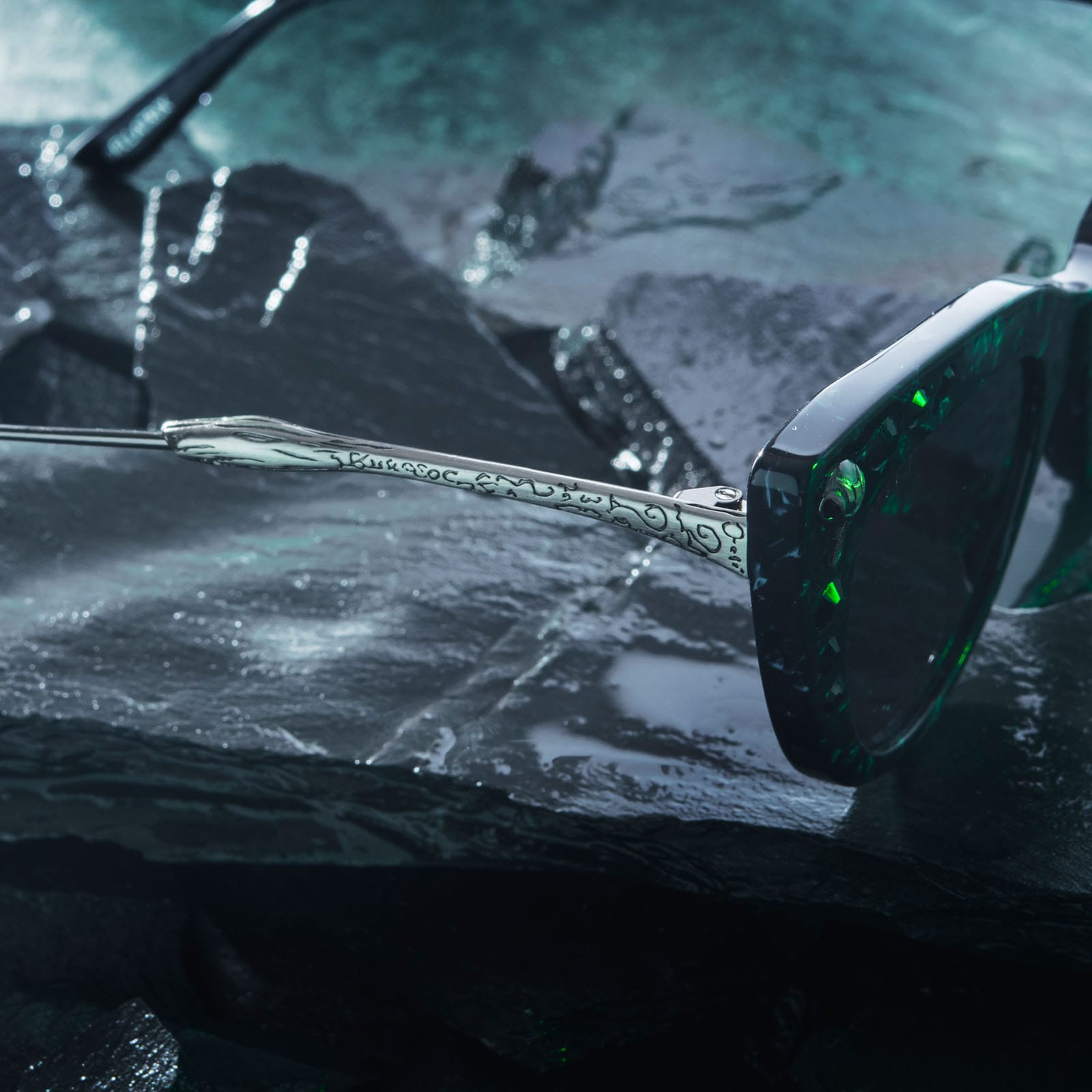 BELLATRIX™ - GEO BLACK + GREY SUNGLASSES