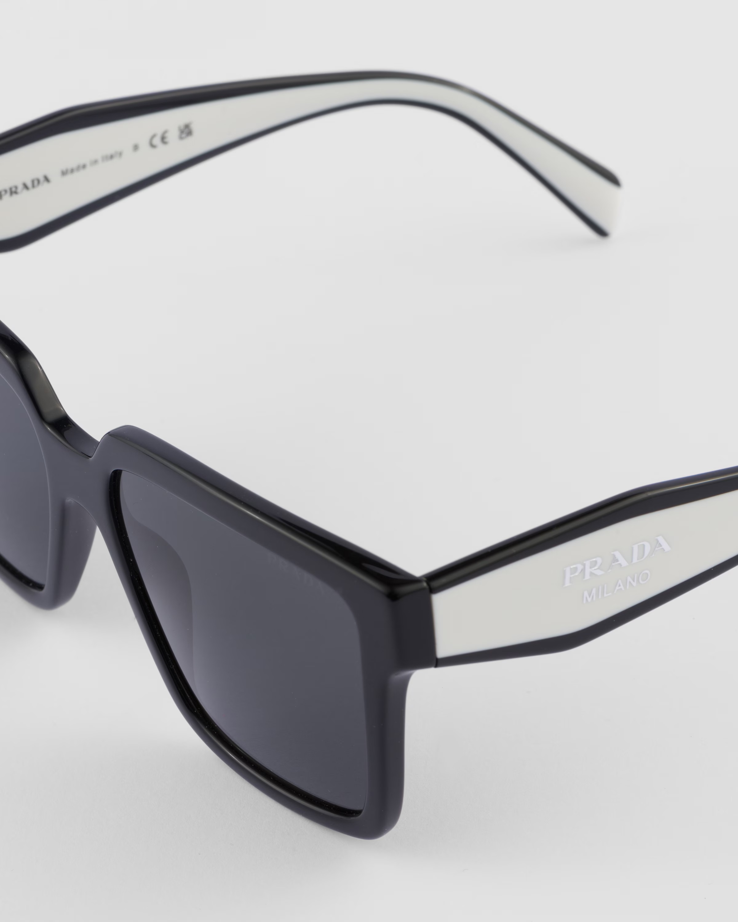 PRAthtDA Slate Gray Lenses Sunglasses With Prathtda Logo 