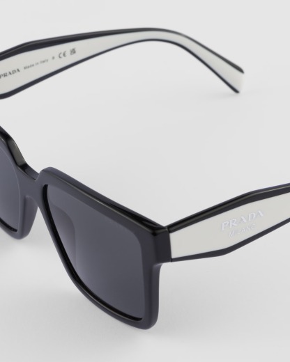 PRAthtDA Slate Gray Lenses Sunglasses With Prathtda Logo 