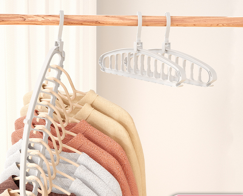 Space-Saving Hanger