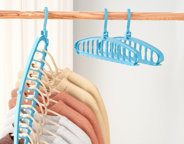 Space-Saving Hanger
