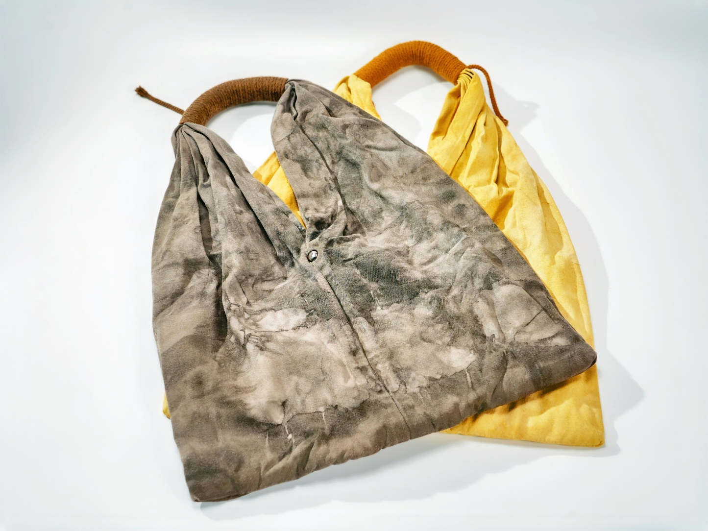 Hand-Dyed Bag with Traditional Berry Tea Craft