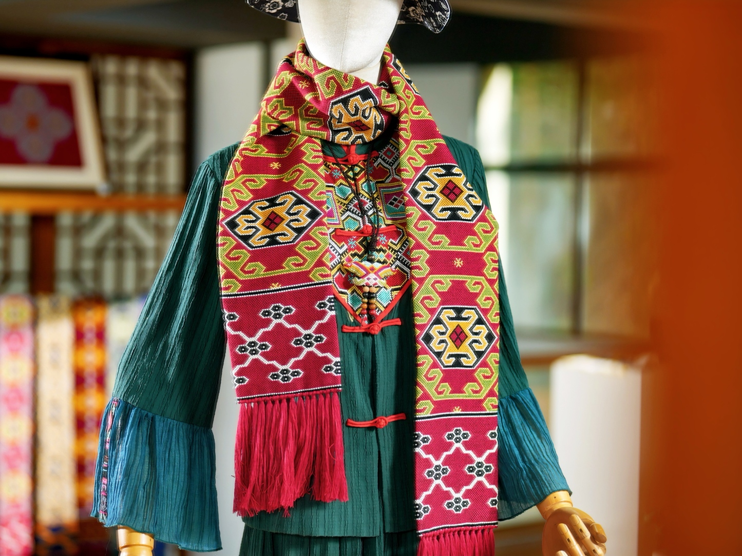 Silankapu Ethnic Minority Tujia Brocade Scarf