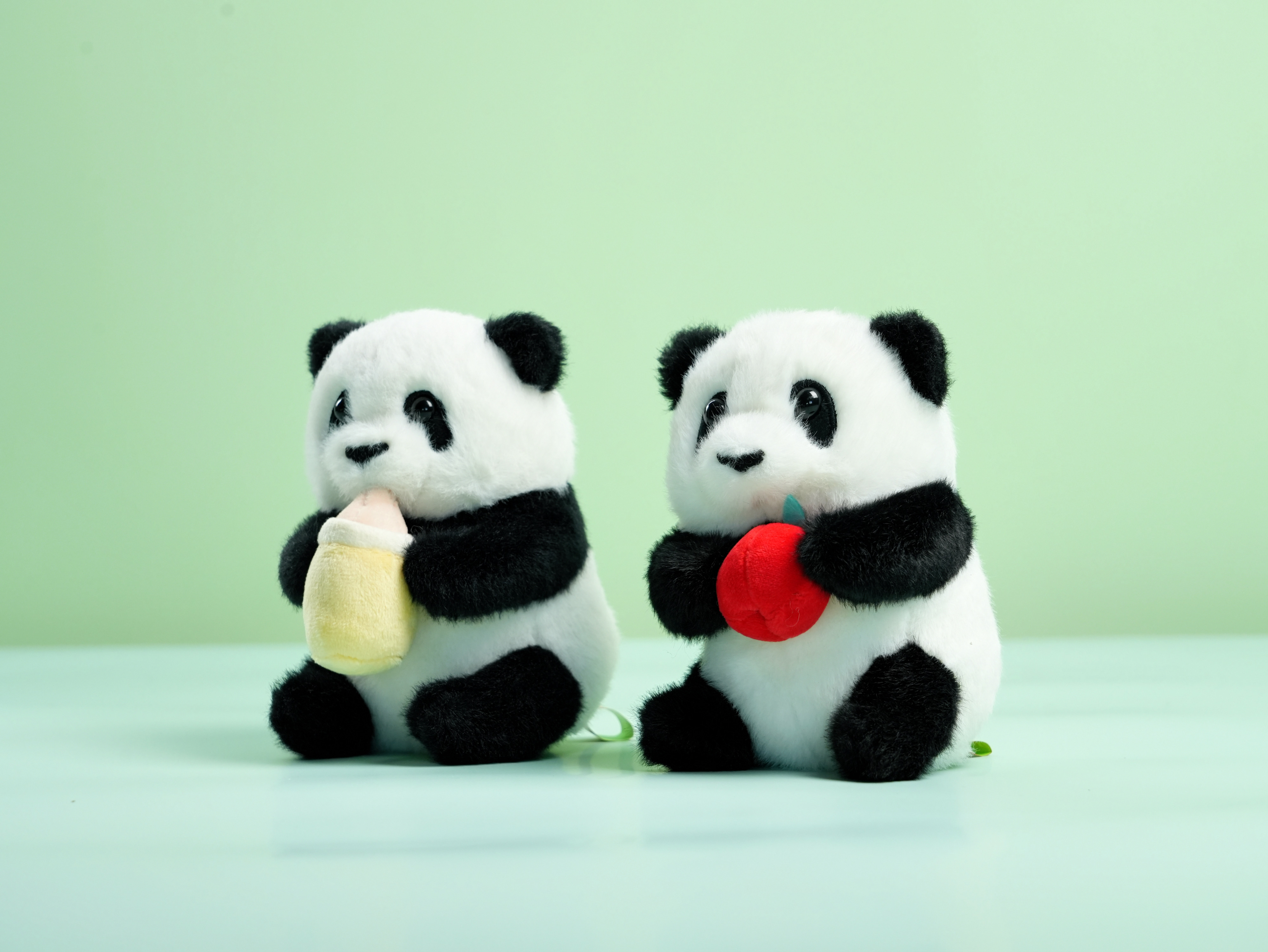 Panda Plush Charm – Apple Hug / Milk Bottle Hug