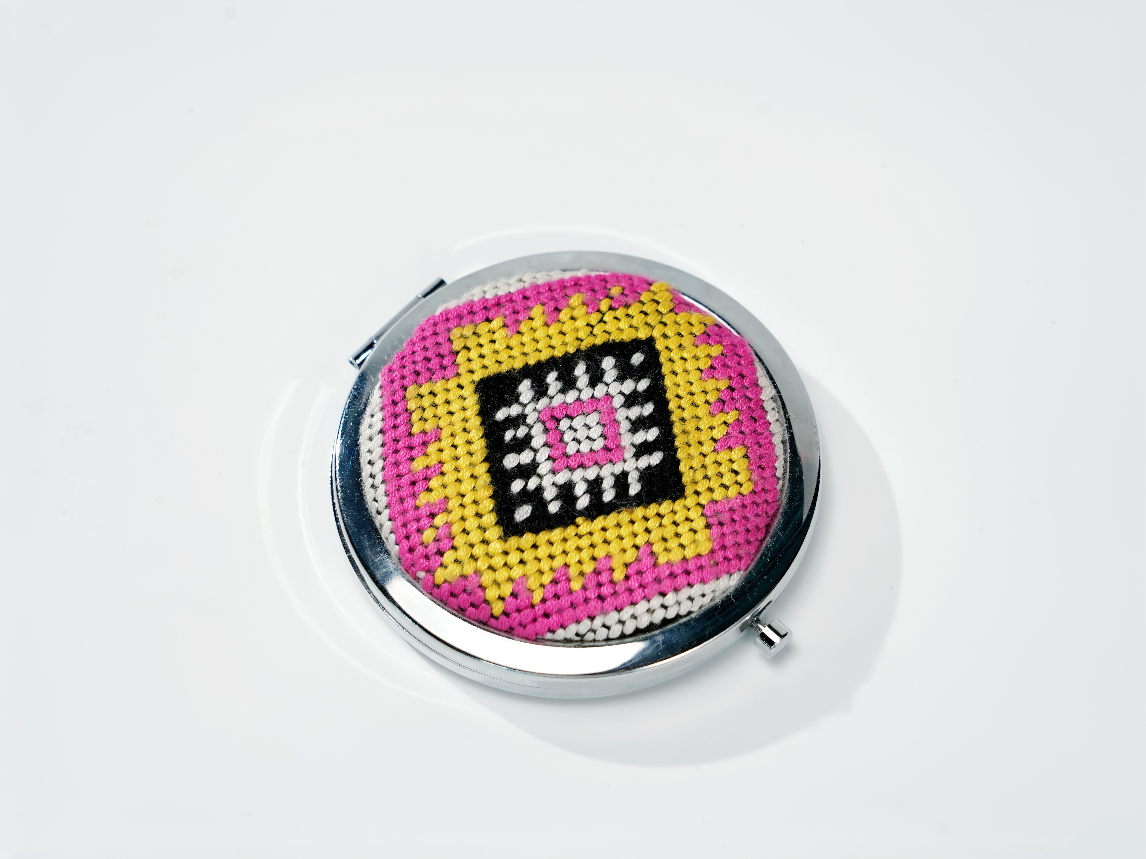 Xilan Kapu Tujia Brocade Mirror