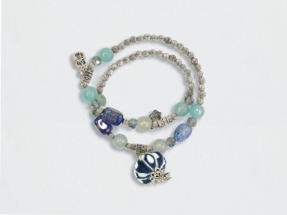 Indigo Whisper: Handmade Bracelet Inspired by Blue Calico