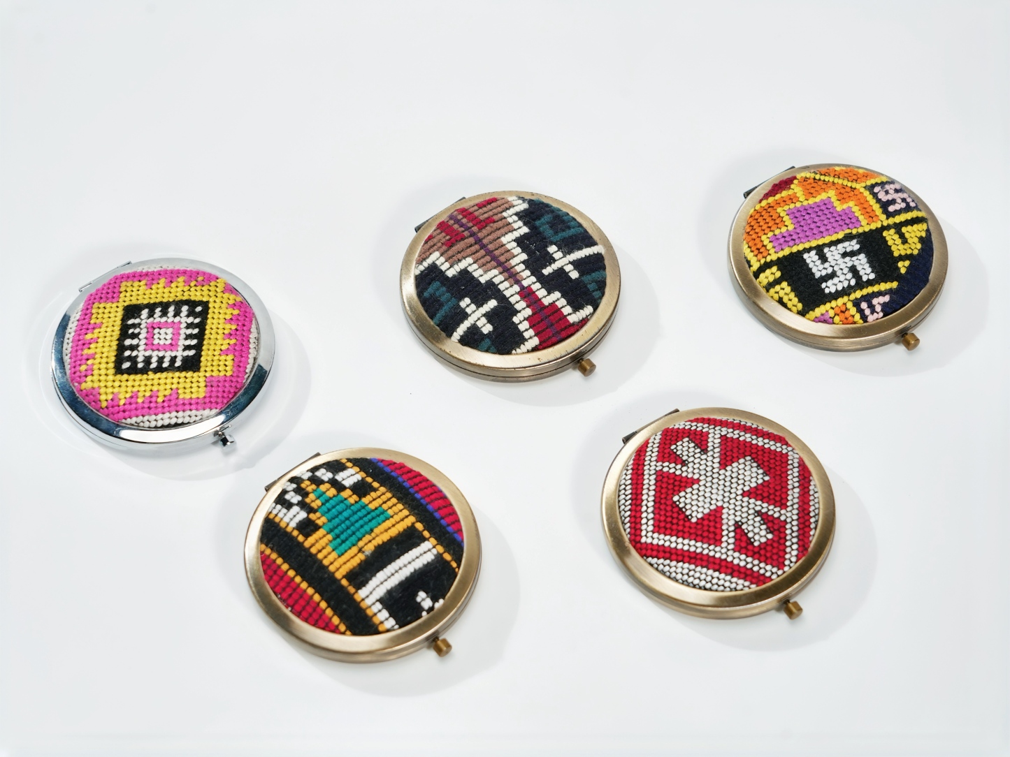 Xilan Kapu Tujia Brocade Mirror