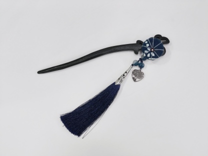 Ink Thread: Hairpin with Blue Calico Accents