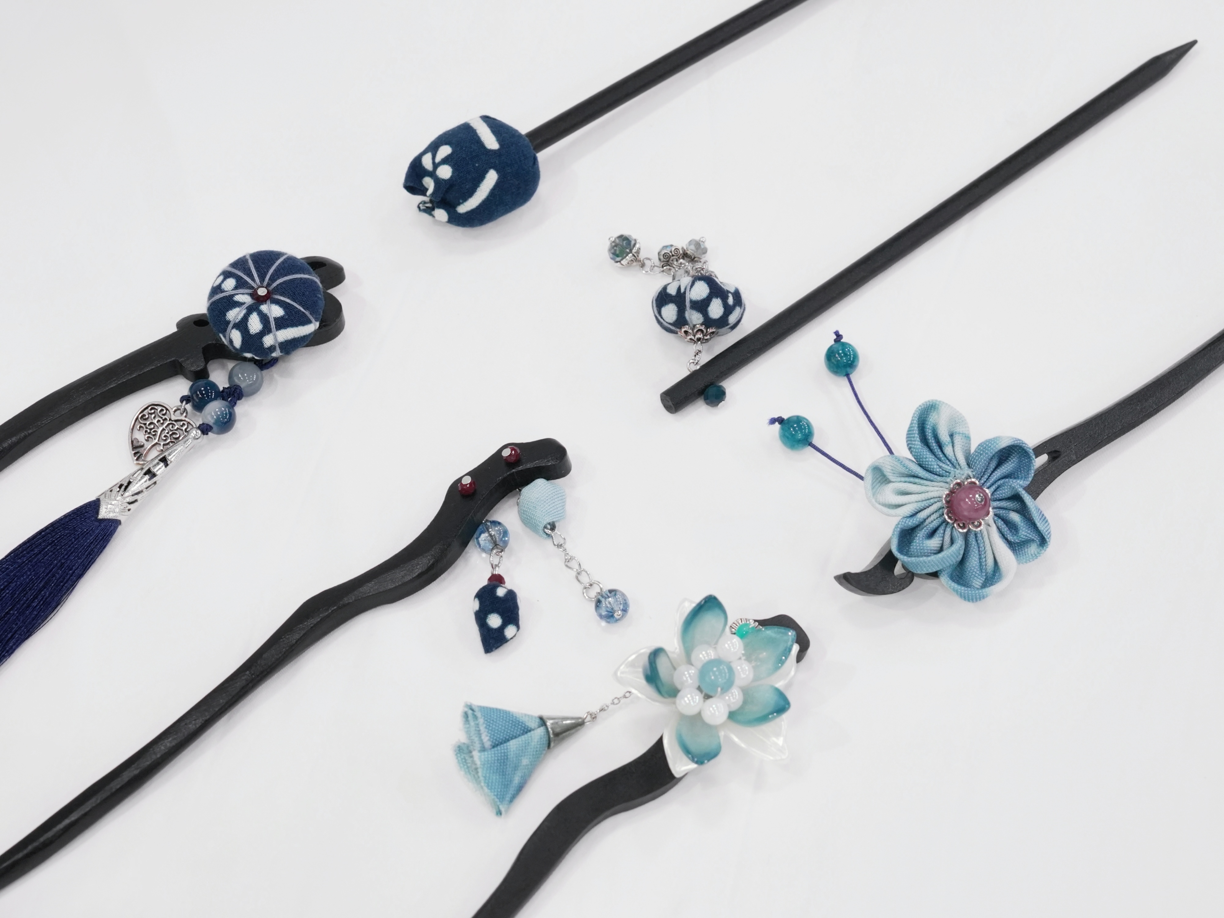 Ink Thread: Hairpin with Blue Calico Accents