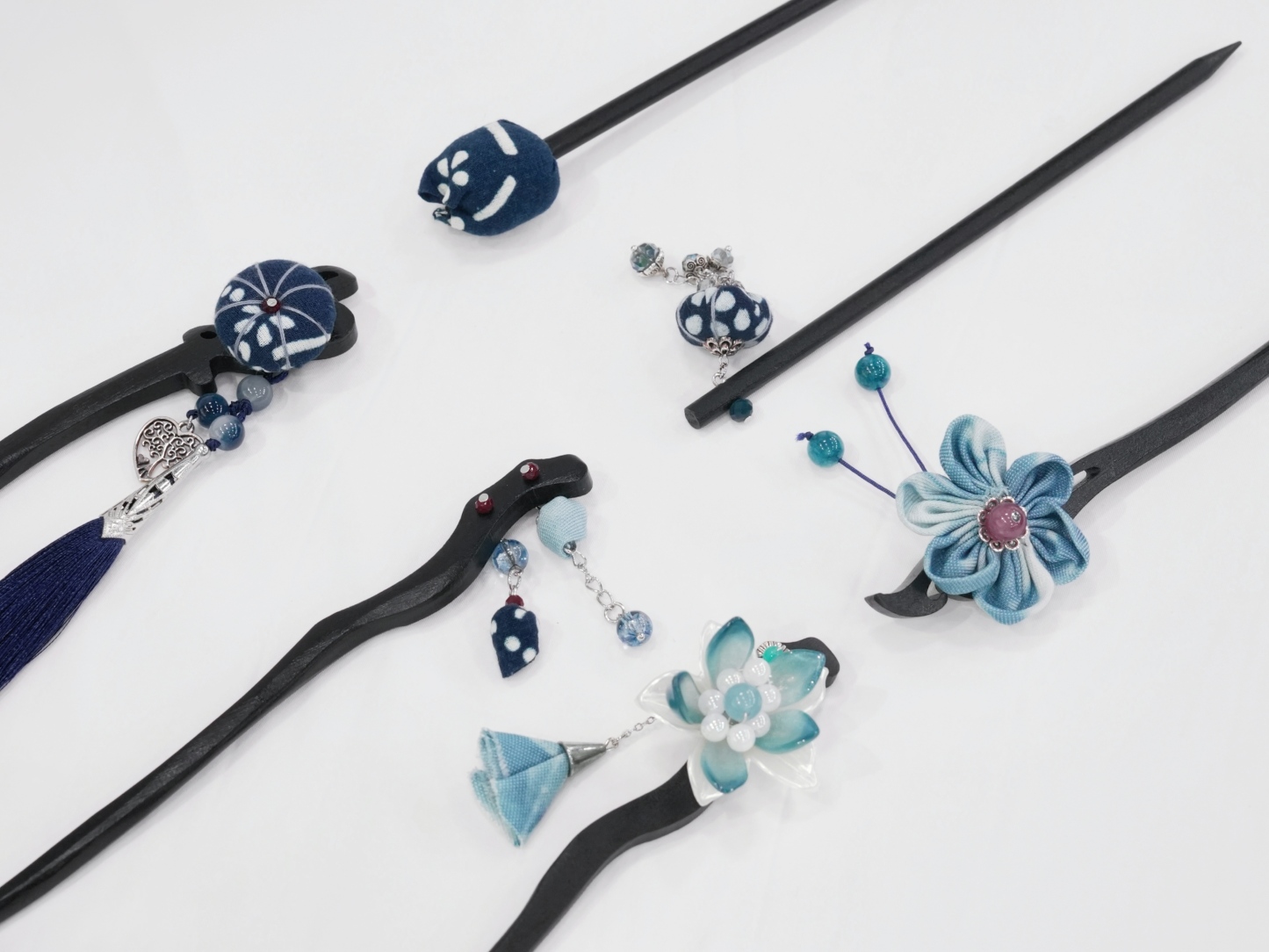 Ink Thread: Hairpin with Blue Calico Accents