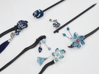 Ink Thread: Hairpin with Blue Calico Accents