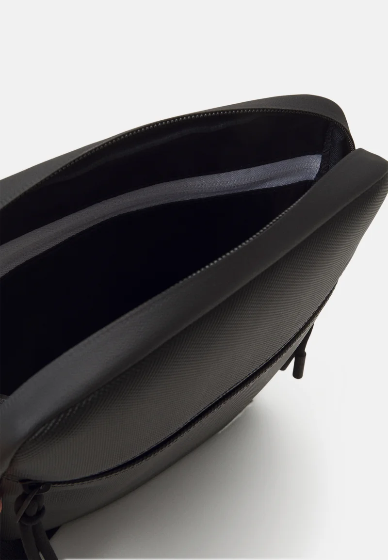 FLAT CROSSOVER BAG UNISEX - Sac bandoulière