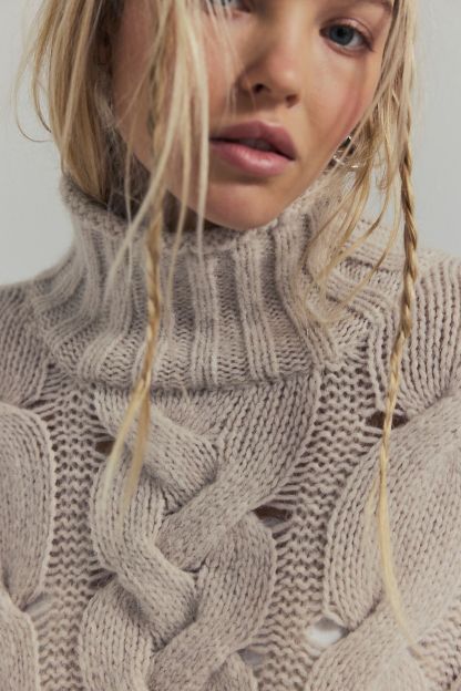 SoftSpun Cable Knit Pullover - Seashell